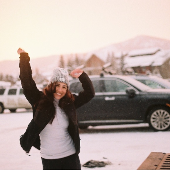 Meet your Posher, Sara - Picture 1 of 1